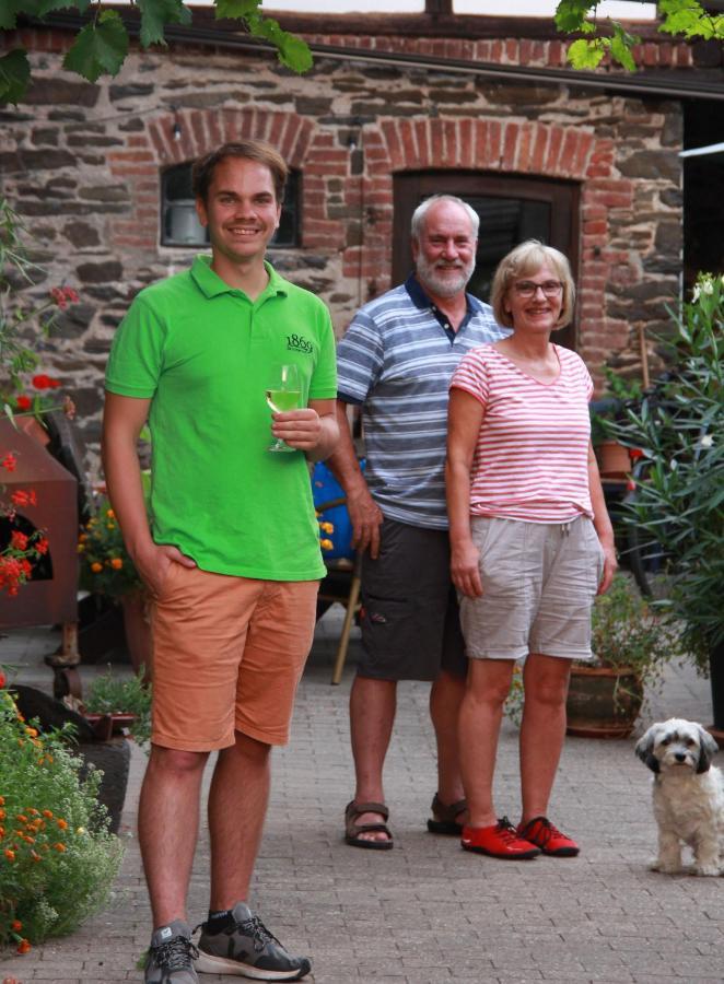 Appartement Weingut -1869- Brunnenhof à Hatzenport Extérieur photo